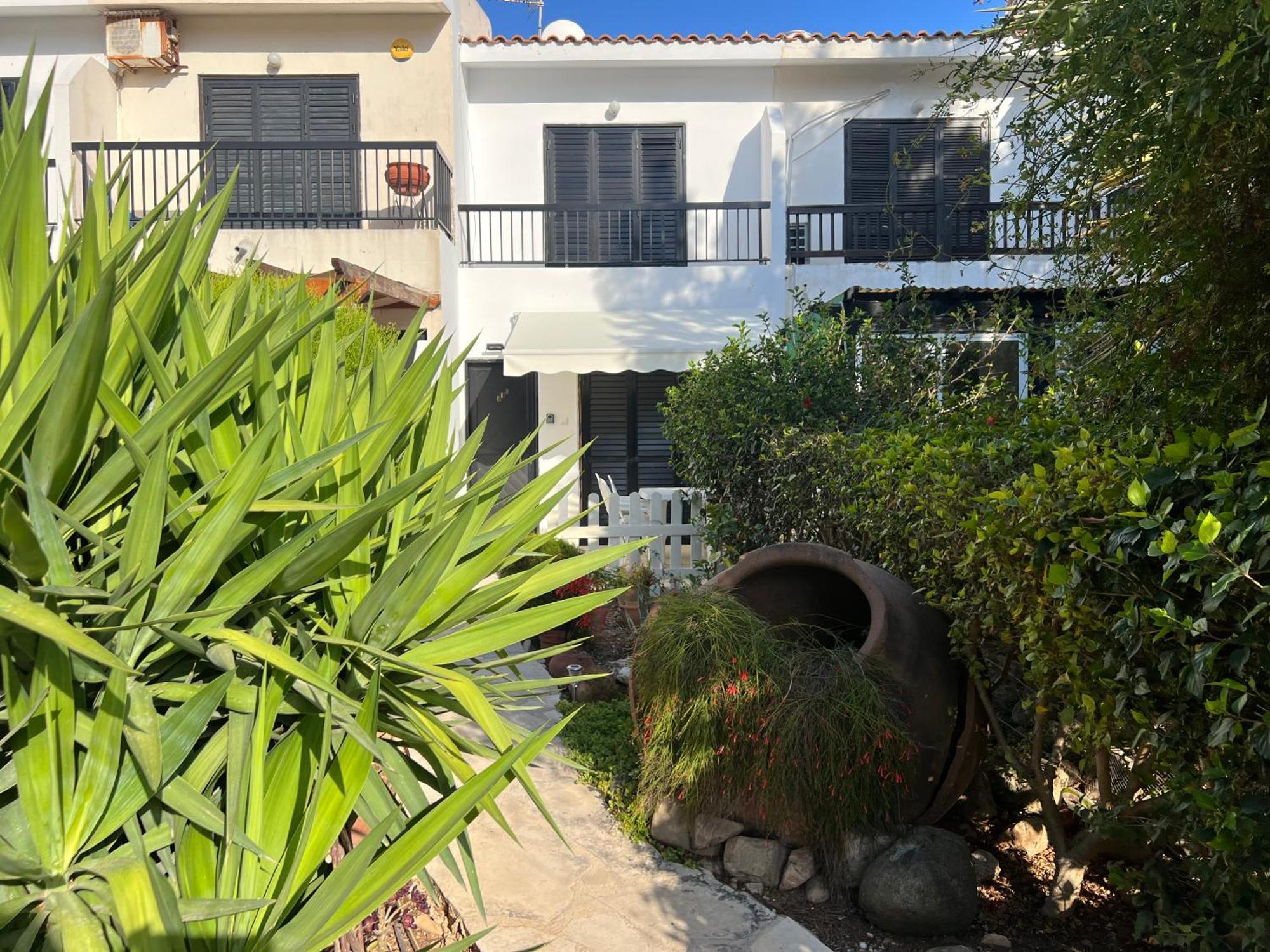 Natalia'S Townhouse, Margarita Gardens 003 Villa Paphos Exterior photo